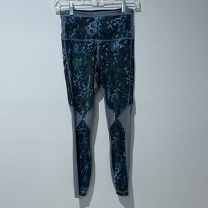 Lululemon Women's Leggings Running in the City Gym Exercise Training Sz 4